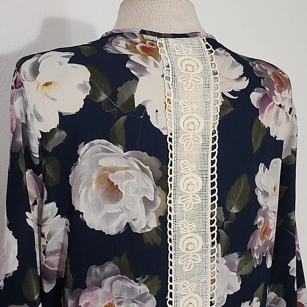 Umgee Kimono Large Flowers Lace Strip On Back Navy Multi Size S